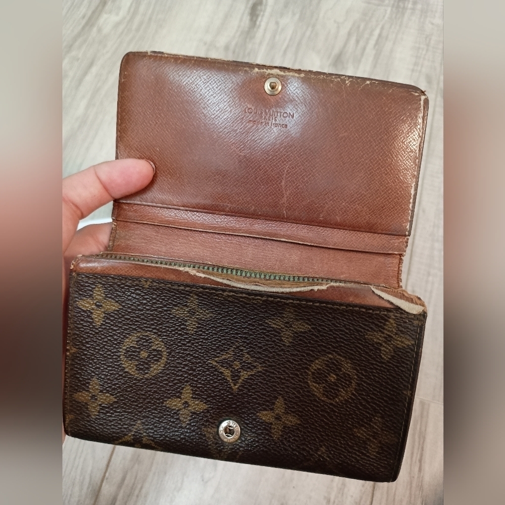 Authentic LOUIS VUITTON Porte Monnaie Tresor  Monogram France - Picture 6 of 15